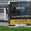 (Video) Šokantan snimak iz Prijepolja: Maloletnik izašao kroz šiber i seo na krov autobusa u pokretu: Pukom srećom izbegnuta…