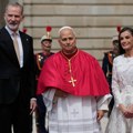 (Foto galerija) Papa Lav XIV u poseti Španiji: Sastao se sa kraljem i kraljicom! Dočekan je uz najviše državne počasti! (video)…