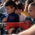 Mališani iz PU Bajke u poseti Vatrogasnoj jedinici u Ivanjici (VIDEO)