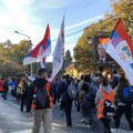 (Foto) Studenti iz Novog Sada krenuli na skup na Slaviji, na čelu kolone nosilac liste Ilija Srdanović
