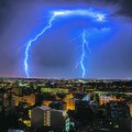 Dramatična upozorenja RHMZ-a Stiže nevreme: Orkanski udari vetra, grmljavina i grad!