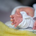 Екипа Хитне помоћи у Београду породила жену, мама и беба добро