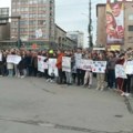 Skup u Nišu ispred suda, ispraćaj studenata za Kragujevac