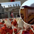 Uživo počinje izbor novog pape! Kardinali u Sikstinskoj kapeli, učestvuje i beogradski nadbiskup: Ako kulja ovaj dim…