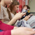 Zabrana mobilnih telefona u školama: Iskustva evropskih zemalja
