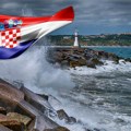 Horor na Jadranu: Policija pronašla potopljen gliser nakon stravičnog nevremena, pored njega plutalo telo, na lukobranu nađena…