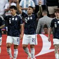 (Video) Poslednje pripreme za Mundijal 2026: Pobede Brazila i Argentine, povredio se Vesli