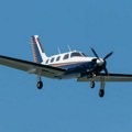 Sreća u nesreći: Avionu otkazao motor, pa je pilot morao prinudno da sleti na nesvakidašnje mesto!