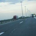Saobraćajna nesreća na autoputu Rijeka-Zagreb! Prevrnuo se automobil, bežali od policije?