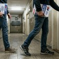 SNS aktivisti u Leskovcu obilaze građane od vrata do vrata i pitaju za „siguran glas“