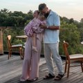 Napravila brdo slanih i slatkih kiflica! Trudna žena poznatog Srbina je tata-mata u kuhinji: Mlađa je od njega 15 godina i svi…