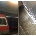 „Prokop postao potop stanica“: Krov nove železničke stanice prokišnjava, građani nose kišobrane i na glavnom peronu…