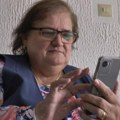 Sve više sajber penzionera u Srbiji Baka Radmila uz kaficu, internet i društvene mreže započinje svoj dan (foto)