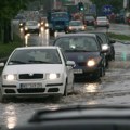 RHMZ upozorio na jak vetar i obilne padavine, MUP savetuje vozače