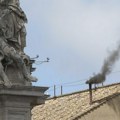 Kardinali nastavili glasanje za novog papu posle drugog crnog dima u Vatikanu