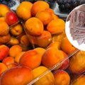 "Za 7 kajsija 500 dinara, je l' to normalno": Neverovatne cene na pijacama, kupovina voća postala luksuz