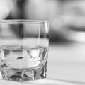 Ovaj stari običaj više niko ne poštuje: Evo zašto se čaša ne ostavlja prazna na stolu