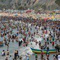 U ovu zemlju umesto zime stiglo leto: Ljudi pohrlili na plaže, sprema se i potencijalna katastrofa