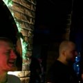 (Video) Ludilo do zore u Beogradu! Nikola Jokić u provodu pao u sevdah, peva: "Ovo je moja kuća živeo sam tu", pevač mu prišao…