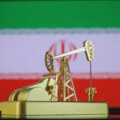 Investitori čekaju novi plan SAD za Iran, cene nafte pale oko dva odsto