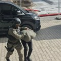 Uhapšeno pet policajaca u Gradiški: Ovako su sprovedeni u tužilaštvo