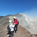 VEROVALI ILI NE: Poznati pirotski frizer Ivica Micić zaprosio devojku na vrhu vulkana, za vreme erupcije!