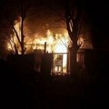Požar na Karaburmi: Zapalila se šupa, vatrogasne ekipe na terenu (video)