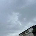 Beograd se budi uz pljuskove, crni oblaci se nadvili nad prestonicom Evo gde će danas biti nevreme