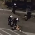 Novi snimak iz Valjeva: Policajac pita mladića na asfaltu „jel si ti opozicionar“, a onda ga šutira u glavu