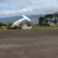Pao avion, ima mrtvih! Okrenuo se na stranu i survao na zemlju! (video)