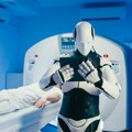 Revolucija u medicini: Roboti presekli pupčanu vrpcu VIDEO