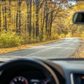Opet drama na Iriškom vencu! Vozio u kontrasmeru, pa se na krivini našao „oči u oči“ sa drugim autom shvatio šta je uradio, pa…