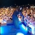 Južna Srbija disala kao jedno: Dragana Mirković okupila publiku na Niškoj tvrđavi (foto)