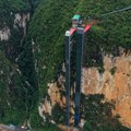 Zbog đaka napravili lift od 288 metara da im skrate put do škole - a onda je nastao problem koji nisu očekivali
