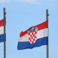 Kamenjem gađala hrvatsku zastavu u Puli: Uhapšena žena (33), protiv nje podneta krivična prijava