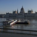 Potopljena budimpešta: Izlio se Dunav, uzbuna u Mađarskoj zbog poplava: Nivo vode najviši od 2013. (foto)