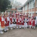 Tarašani deseti put organizovali “Doček roda” i oduševili goste, đake prvake iz elemirske škole Taraš - 10. "Doček…