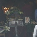 Teška tuga na sahrani Bojane Janković: Milena Radulović prima saušešće, Ognjen praznog pogleda