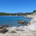 Halkidiki: Zabranjeno kupanje na popularnoj plaži zbog izlivanja kanalizacije