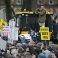 Traktori u centru Londona: Hiljade poljoprivrednika protestovale kod britanskog parlamenta zbog nasledne takse