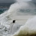 Hrvatska na udaru stravične oluje: Na Jadranu najgore, vetrovi brzine do 185 km/h, na snazi crveni meteoalarm