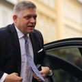 Fico plivao u hladnom Dunavu Hteo da pokaže novinarima da je zdrav: "Zvao sam ih, ali niko nije došao"