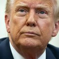 Trump se hitno oglasio: Razgovaraću sa obojicom, rat se završava
