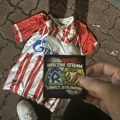 Poljaci gaze dres Zvezde i bacaju ga po ulici: Uključili se i huligani koji mrze Leh