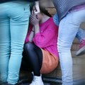 Šestoro maloletnika zlostavljalo devojčicu Palli joj kosu, sekli po telu, crtali joj grozote..., sad su svi identifikovani
