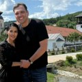 Mina i Kasper otišli u manastir nakon teškog perioda pokazali gde su pronašli utehu: pevačica se pripila uz verenika