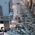 Prizor nakon tornada u Italiji izaziva jezu: Superćelija napravila reku od leda (video)