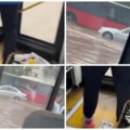 Zastrašujući snimci sa beogradskih ulica Voda prodrla u autobus pun ljudi (video)