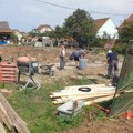 RTV u poseti šestočlanoj porodici Zahorec u Čelarevu, čija kuća nakon nevremena dobija novo ruho