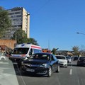 Udes u Lepeničkom bulevaru, tri osobe prevezene u Klinički centar (FOTO)